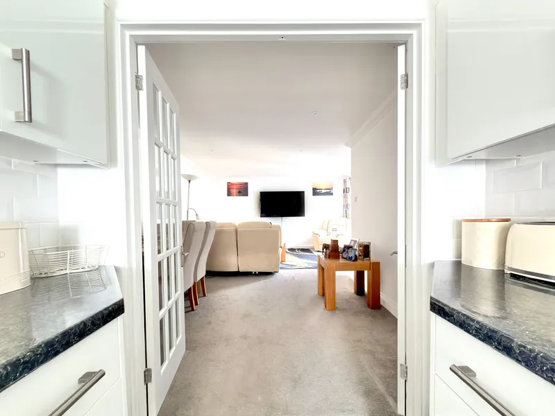 2 Bedroom Apartment with Parking, Gorey Village — photograph 5