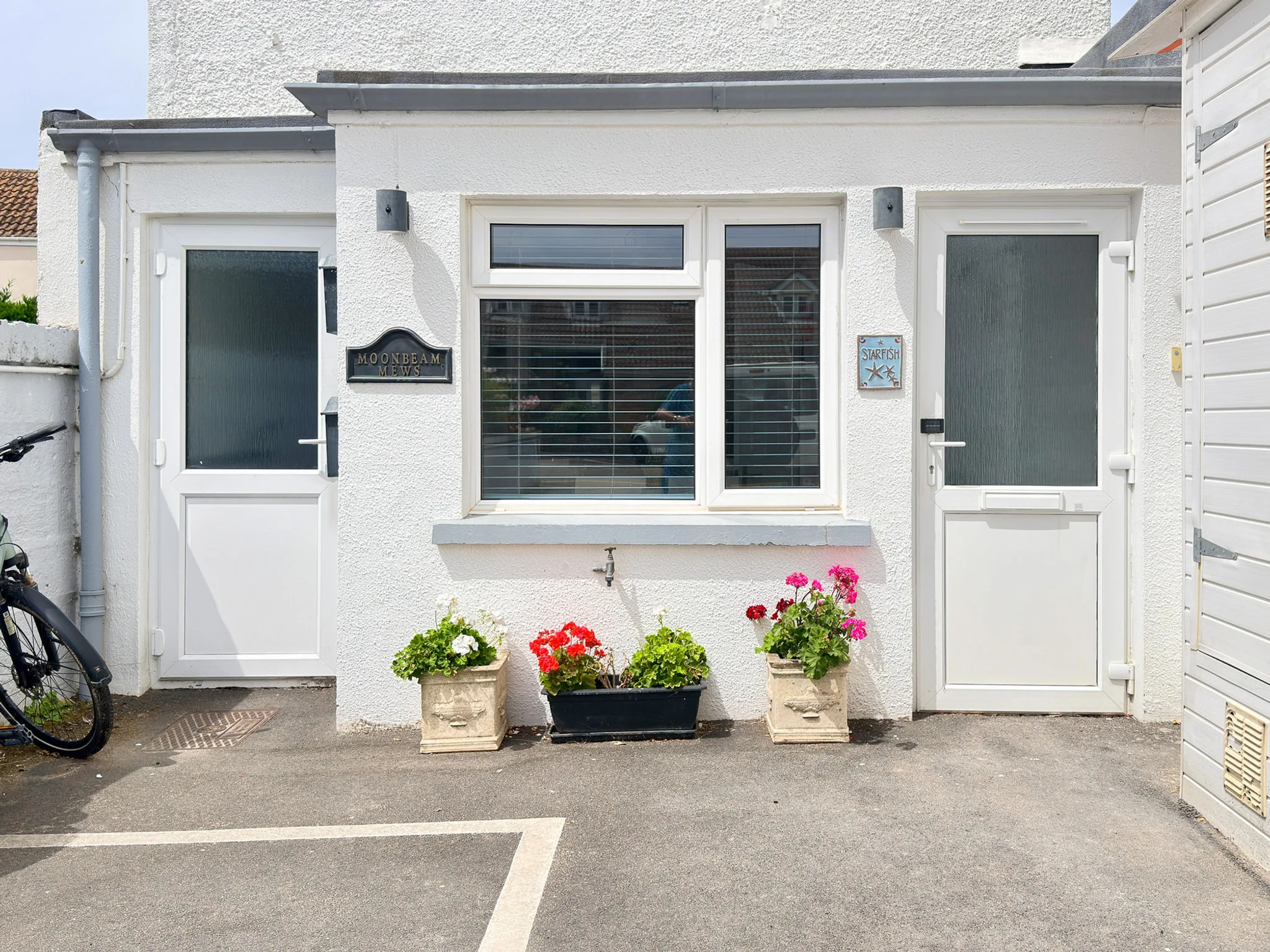 2 Bedroom Apartment with Parking, Gorey Village — photograph 1