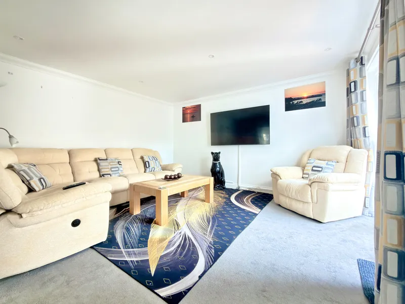 2 Bedroom Apartment with Parking, Gorey Village — photograph 6