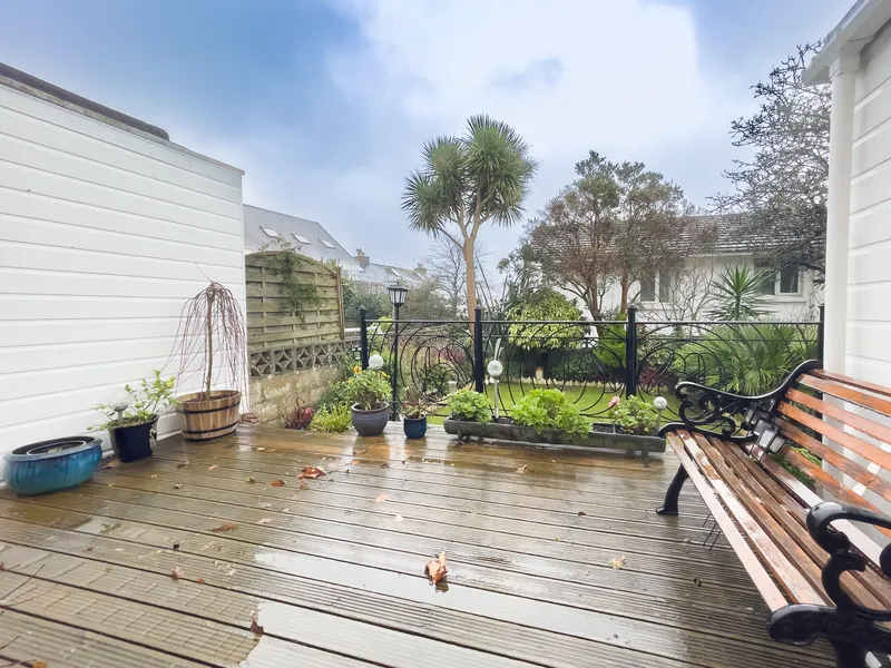 3 Bedroom House, St Helier Outskirts — photograph 8