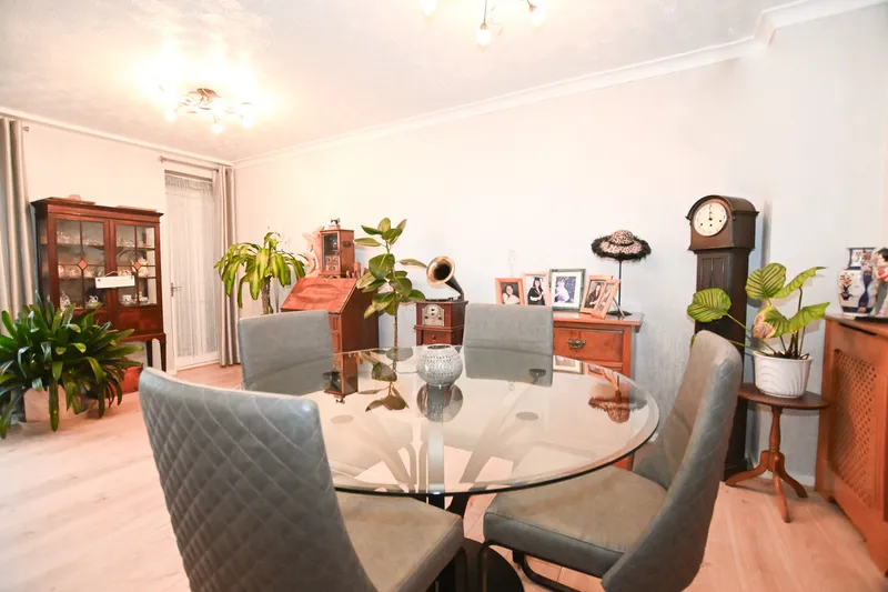 3 Bedroom House, St Helier Outskirts — photograph 6