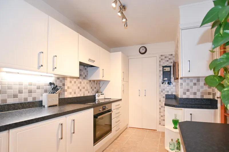 3 Bedroom House, St Helier Outskirts — photograph 5