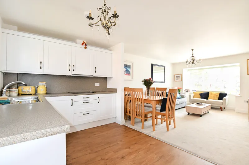Over 55's 2 Bedroom House, St Saviour — photograph 4