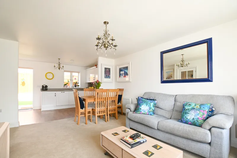 Over 55's 2 Bedroom House, St Saviour — photograph 9