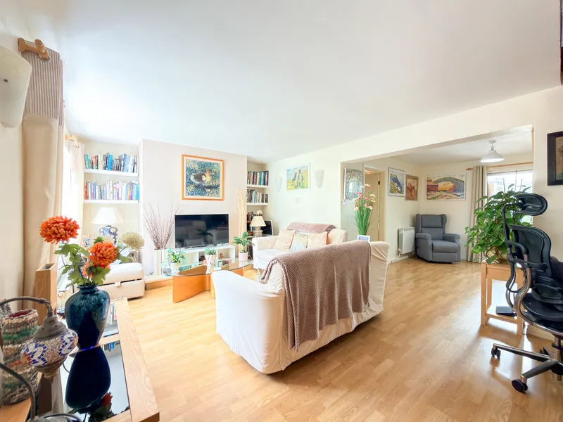 3 Bedroom House, St Helier — photograph 2