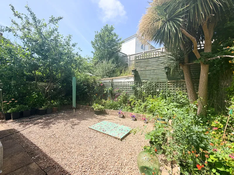 3 Bedroom House, St Helier — photograph 4
