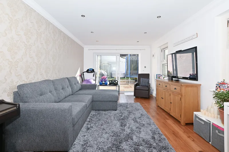 3 Bedroom House, St Helier — photograph 10