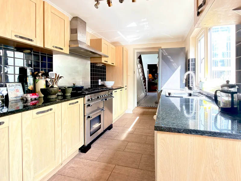 4 Bedroom Victorian House, St Helier — photograph 10