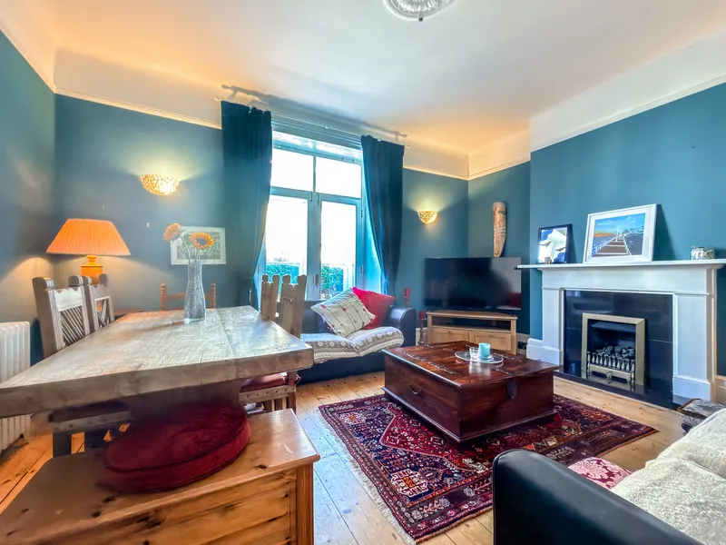 4 Bedroom Victorian House, St Helier — photograph 2