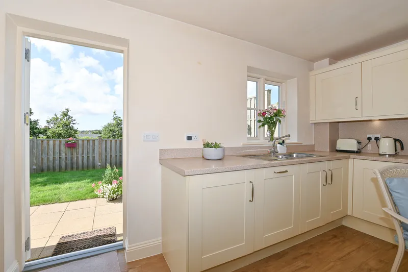 Over 55's 2 Bedroom House, St Saviour — photograph 9