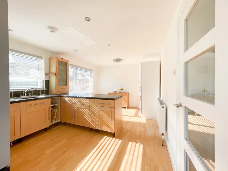 5 Bedroom House, St Clement — photograph 3