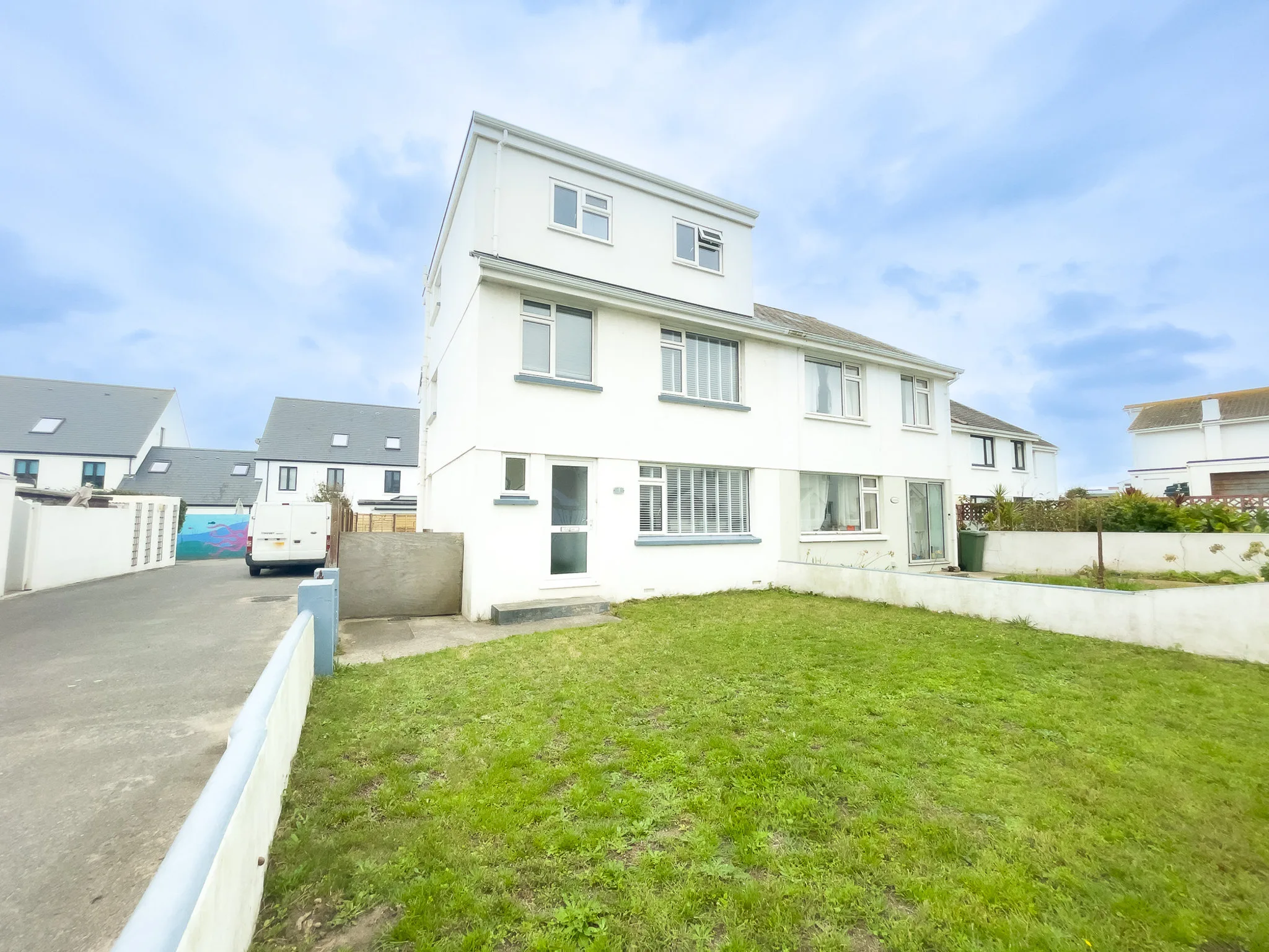 5 Bedroom House, St Clement — photograph 1