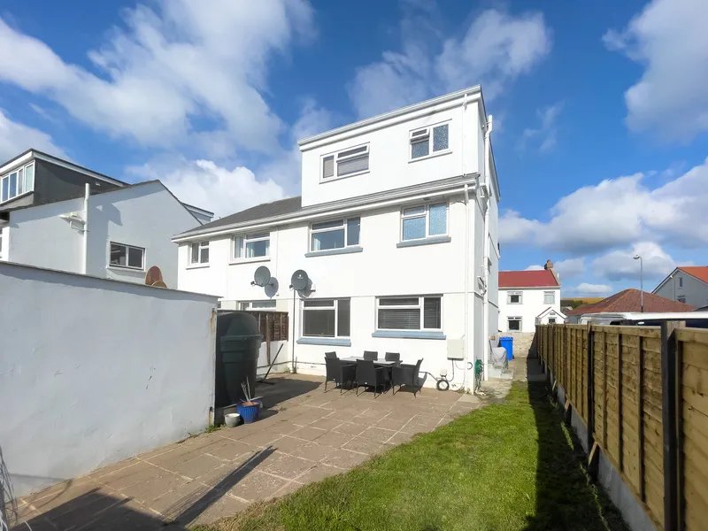 5 Bedroom House, St Clement — photograph 4