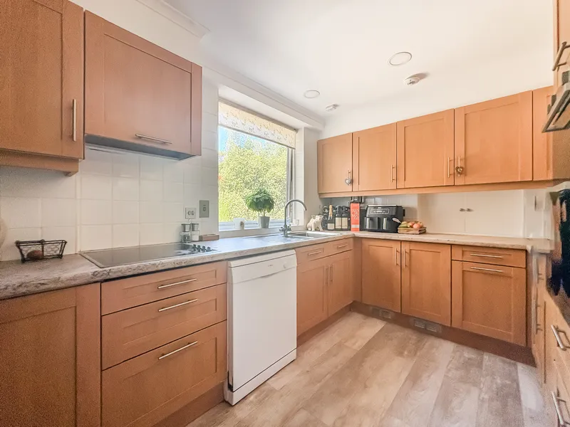 3 Bedroom Apartment, Grouville — photograph 10