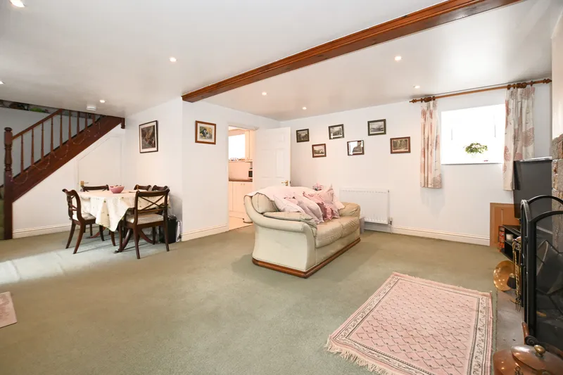 3 Bedroom Granite House, Grouville — photograph 5