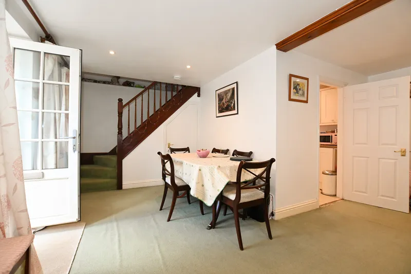 3 Bedroom Granite House, Grouville — photograph 10