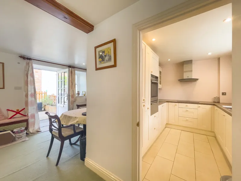 3 Bedroom Granite House, Grouville — photograph 6