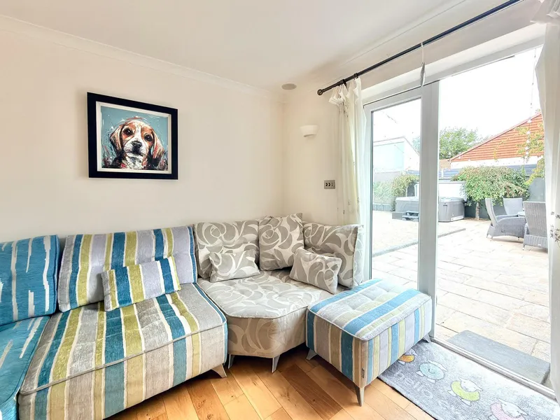 Detached 3/4 Bedroom House with Garage & Workshop, St Ouen — photograph 10