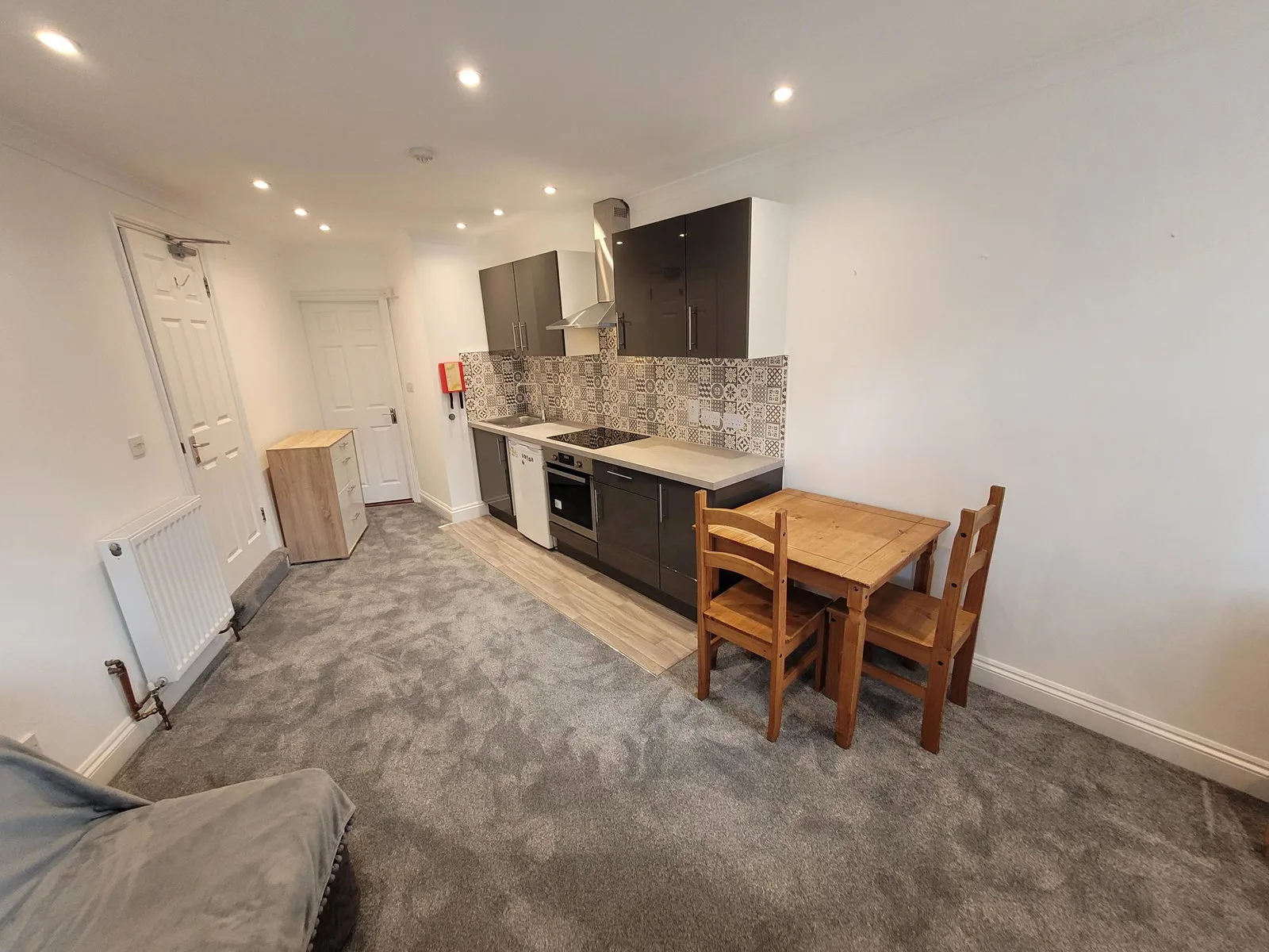 8 Miranda, Val Plaisant — photograph 1