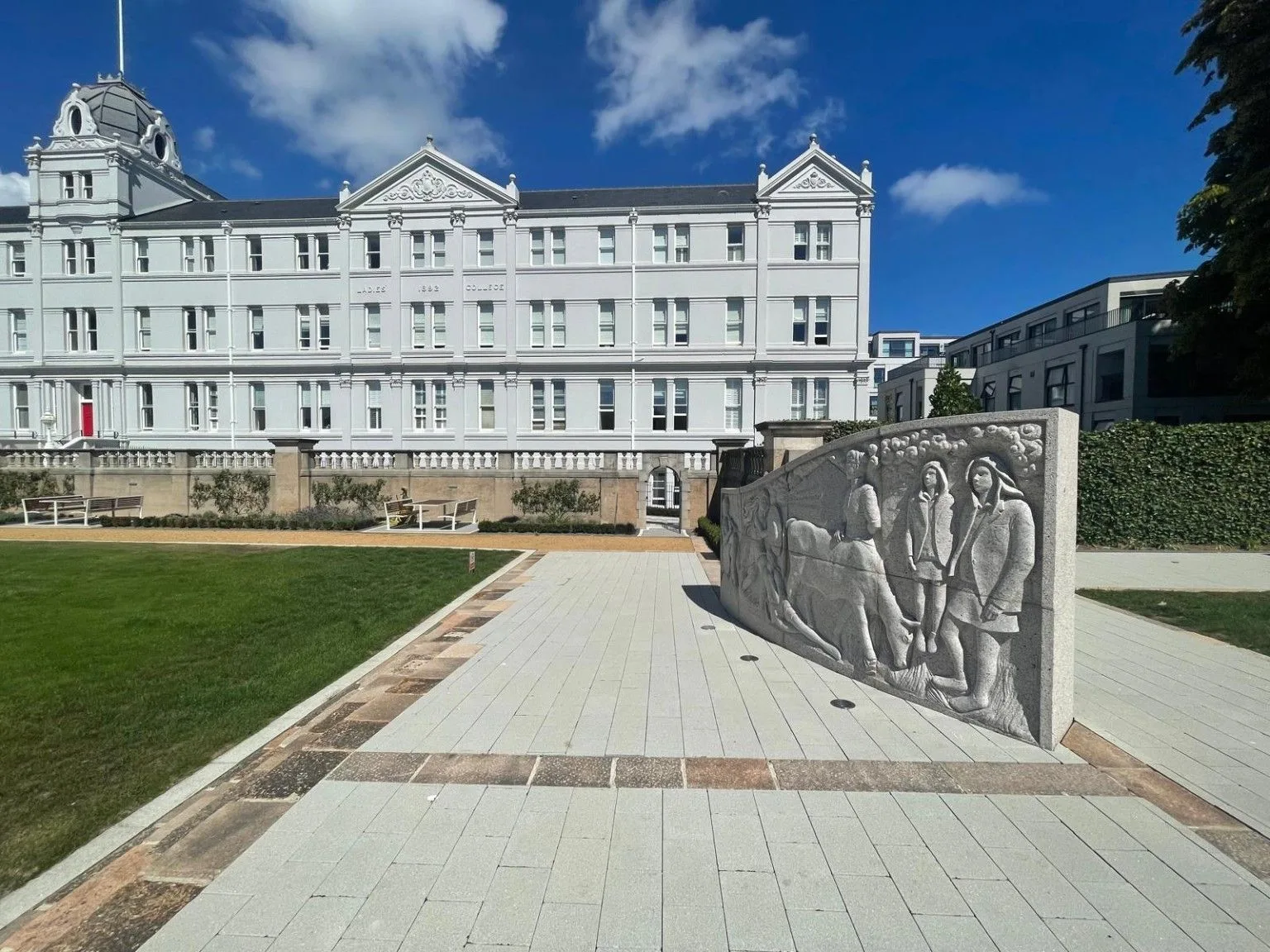 College Gardens — photograph 1