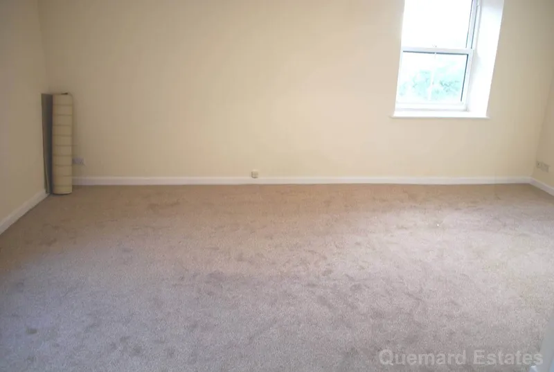 CHAPEL HOUSE — photograph 5