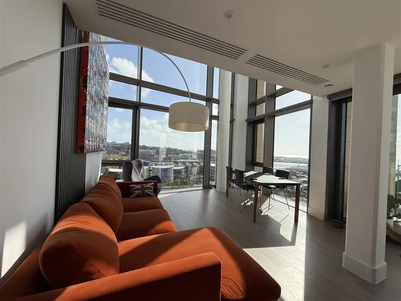 The Penthouse, Horizon, La Rue De L’Etau, St Helier — photograph 2