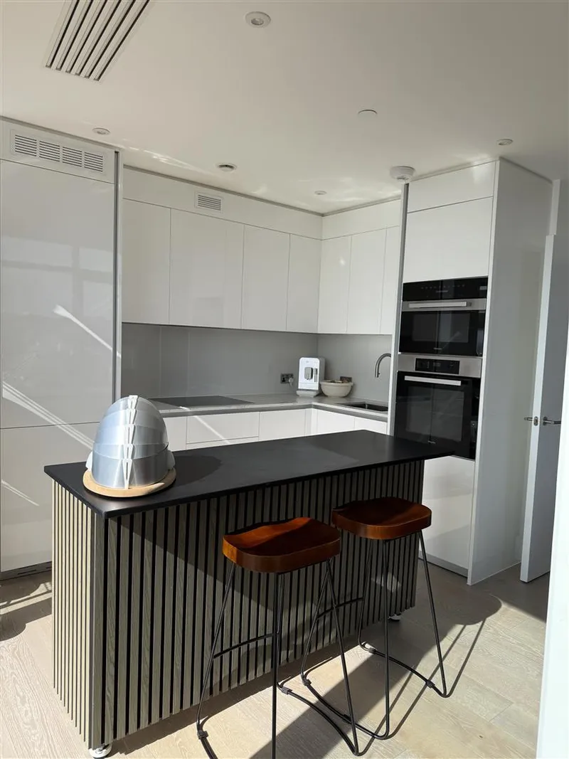 The Penthouse, Horizon, La Rue De L’Etau, St Helier — photograph 5