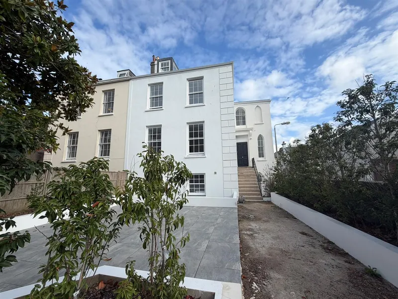 33 Stopford Road, St Helier — main photograph