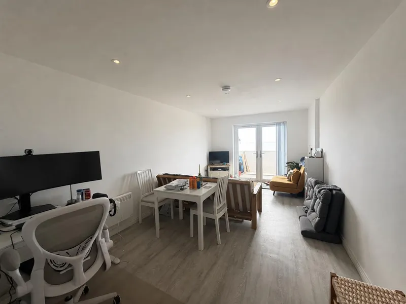 Flat 5, Brise de Mer, La Greve d’Azette, St Clement — photograph 3