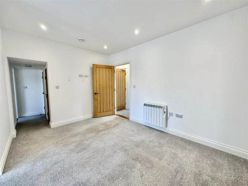 Apartment 1, 42 Roseville Street, St. Helier, Jersey — photograph 9