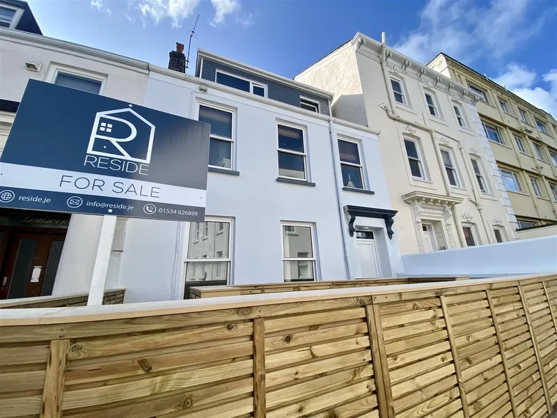 Apartment 3, Marine Villas, Dicq Road, Jersey — main photograph