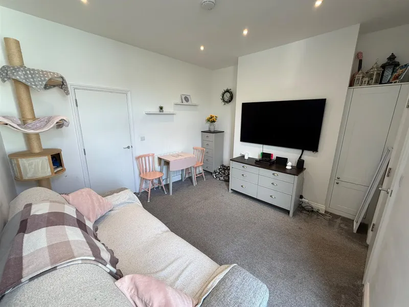 Flat 1, 16 Columbus Street, St Helier, JE2 3YL — photograph 4