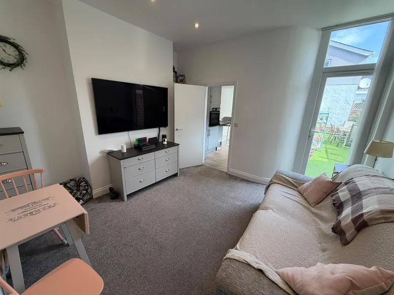 Flat 1, 16 Columbus Street, St Helier, JE2 3YL — photograph 3