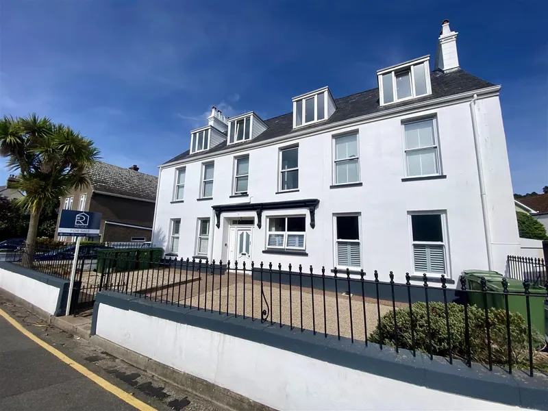 Flat 9, Gorey Village Main Road, Grouville — main photograph