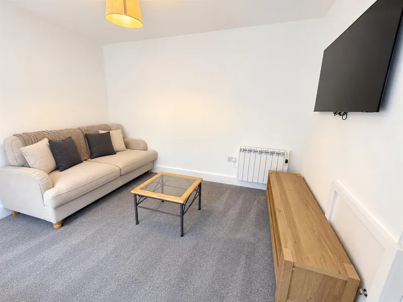 Apartment 2, 16 Charing Cross, St Helier — photograph 3