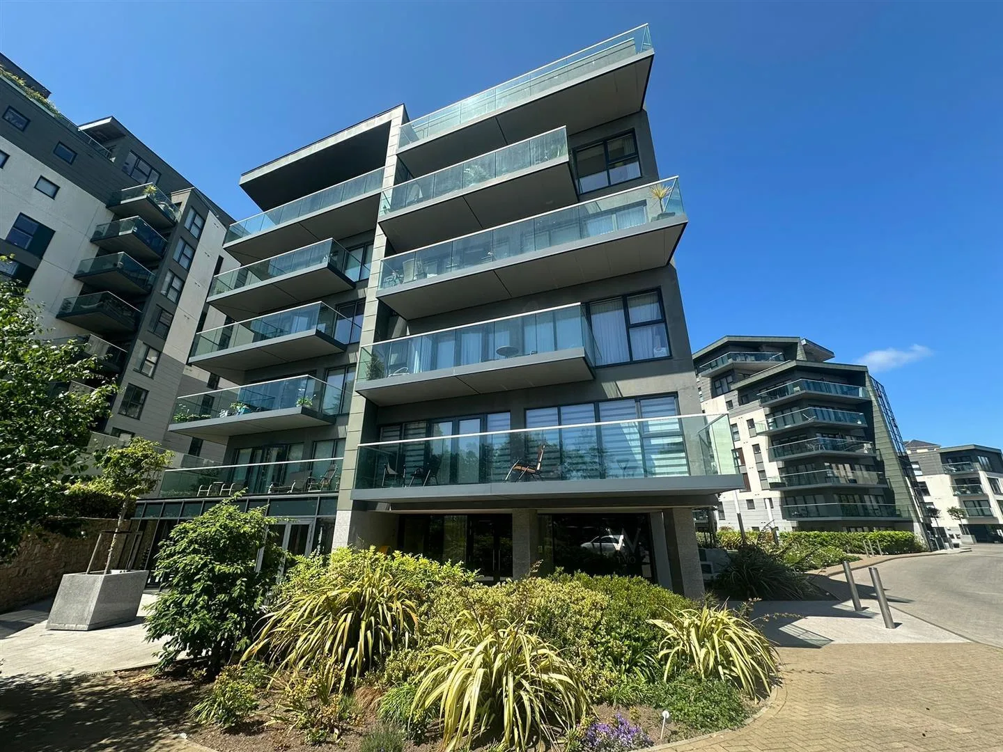 B408, Westmount, Westmount Road, St. Helier — photograph 1