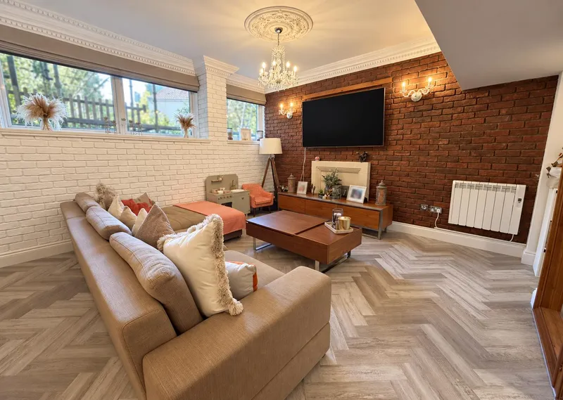 Clunae Suite, Balmoral Executive Suites, 8 Clarendon Road, St Helier, JE2 3YW — photograph 2