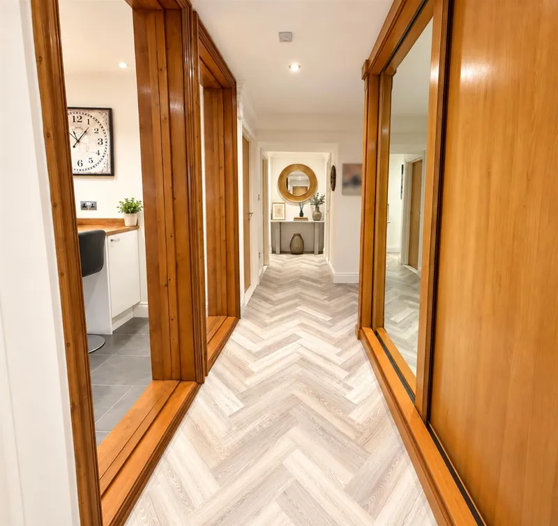 Clunae Suite, Balmoral Executive Suites, 8 Clarendon Road, St Helier, JE2 3YW — photograph 9