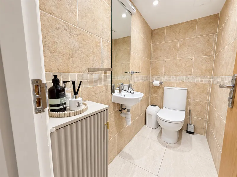 Clunae Suite, Balmoral Executive Suites, 8 Clarendon Road, St Helier, JE2 3YW — photograph 10