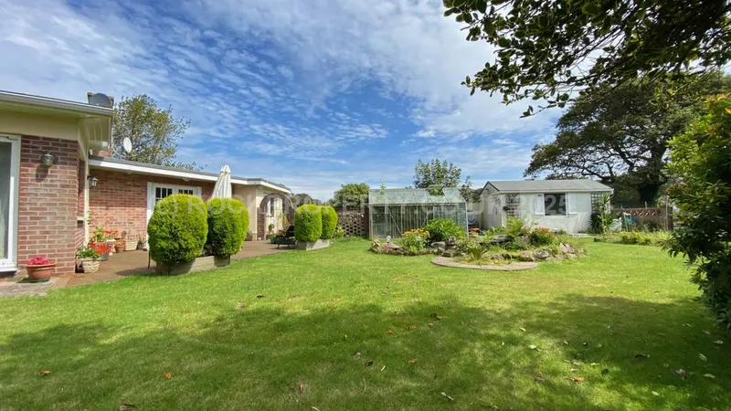 Large 3 Bed 2 Bath Bungalow, Rural St John — photograph 4