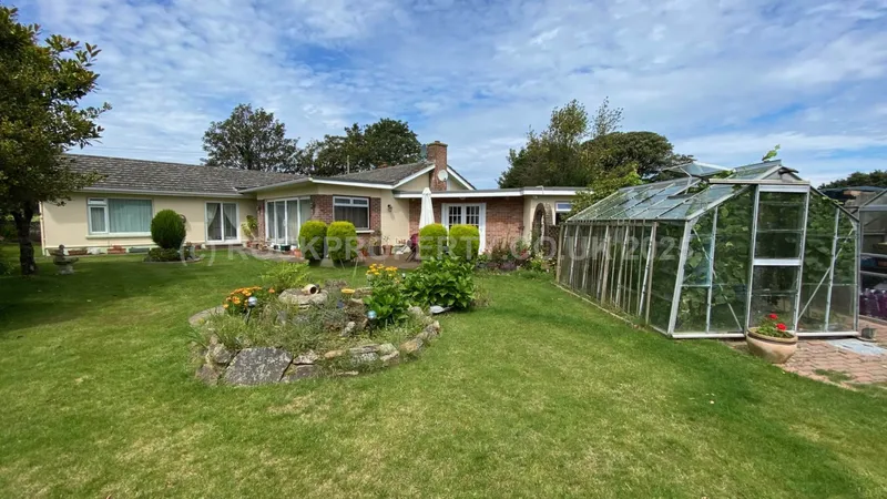 Large 3 Bed 2 Bath Bungalow, Rural St John — photograph 2