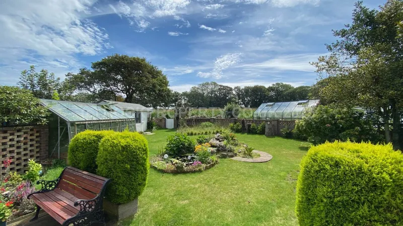 Large 3 Bed 2 Bath Bungalow, Rural St John — photograph 7