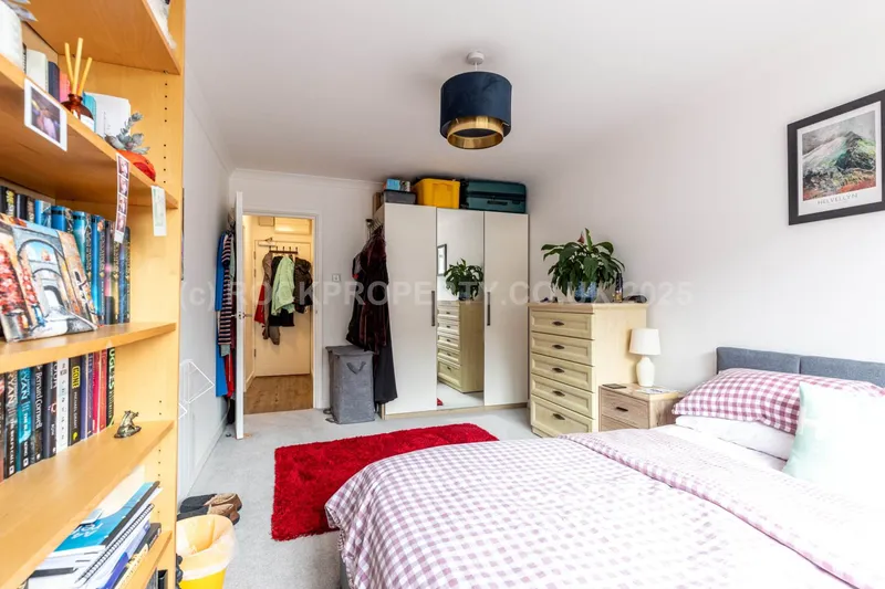 SPACIOUS 1 BED FLAT, St Helier — photograph 10