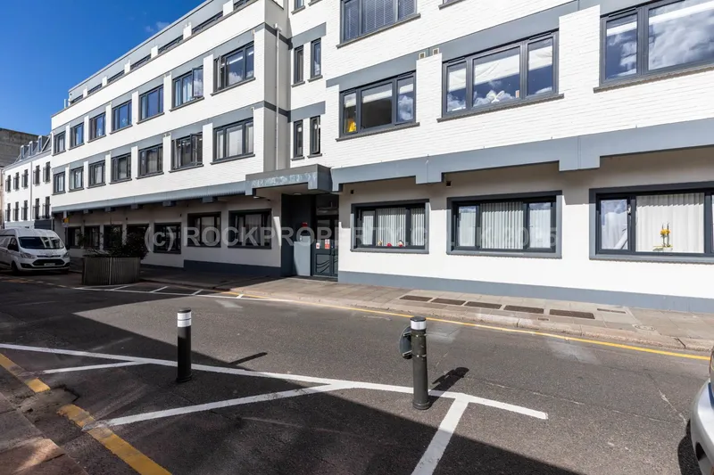 SPACIOUS 1 BED FLAT, St Helier — main photograph