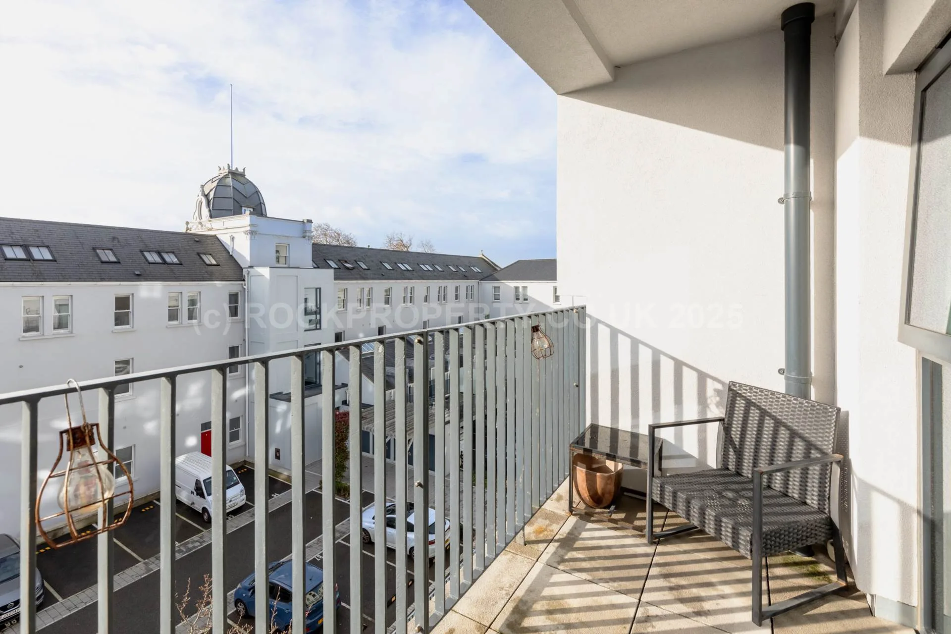 1 Bed + Sunny S/F Balcony, College Gardens, La Pouquelaye — main photograph