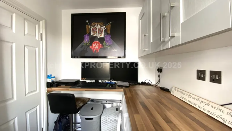 LOVELY 2 BED COTTAGE, The Parade, St Helier — photograph 6
