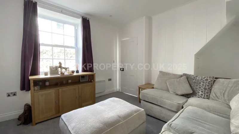 LOVELY 2 BED COTTAGE, The Parade, St Helier — photograph 10