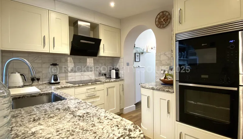 2 Bed Bungalow + Parking, Le Geyt Road, St Saviour — photograph 8