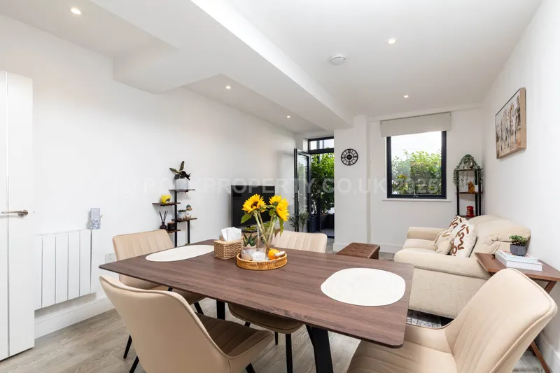 Immaculate 1 Bed Garden Flat, The Soane, St Helier — photograph 8