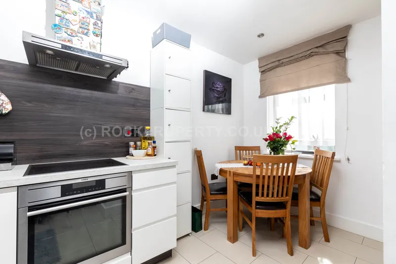 Modern 1 Bed + Balcony, Bath Street, St Helier — photograph 10